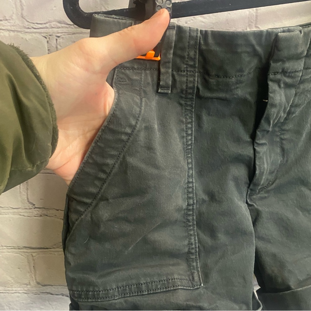5/$20 Banana Republic Women’s Authentic Chino Blue Black Pocketed Shorts‎ Size 2 - Picture 3 of 9